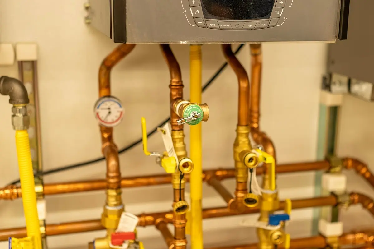 Licensed technician providing Pipe Repair for a homeowner in Kailua